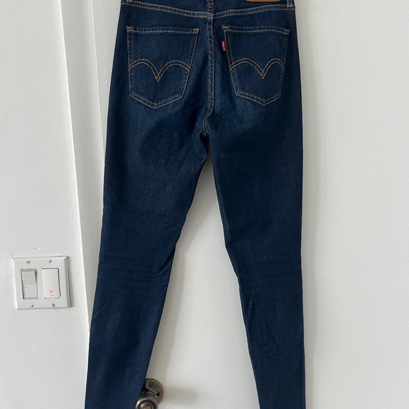 Levi's High Waisted Skinny Jeans - Picture 4 of 6
